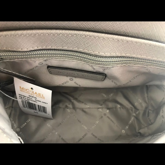 🌸🍃 Michael Kors Grey leather Sofia Crossbody Purse - Picture 8 of 8